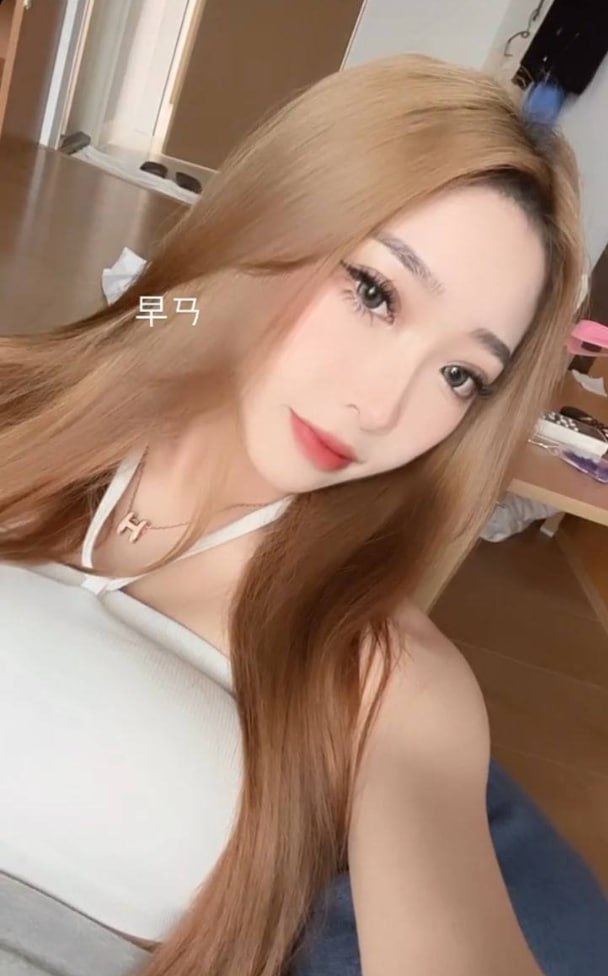 [Other] Internet celebrity Hu Xiaou’s selfie of