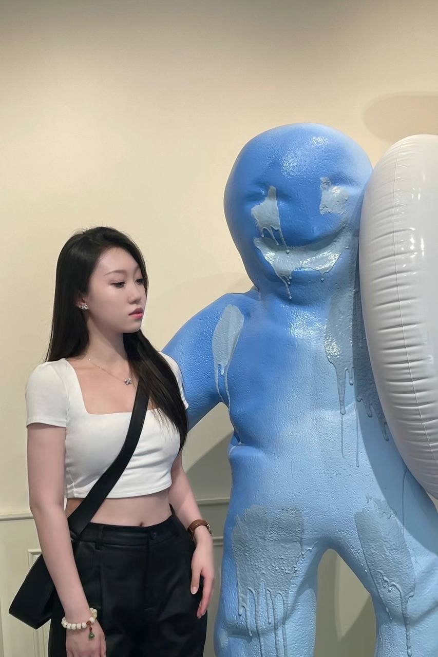 Chongqing beautiful lady is pure and cute, the body is very elegant, the bed